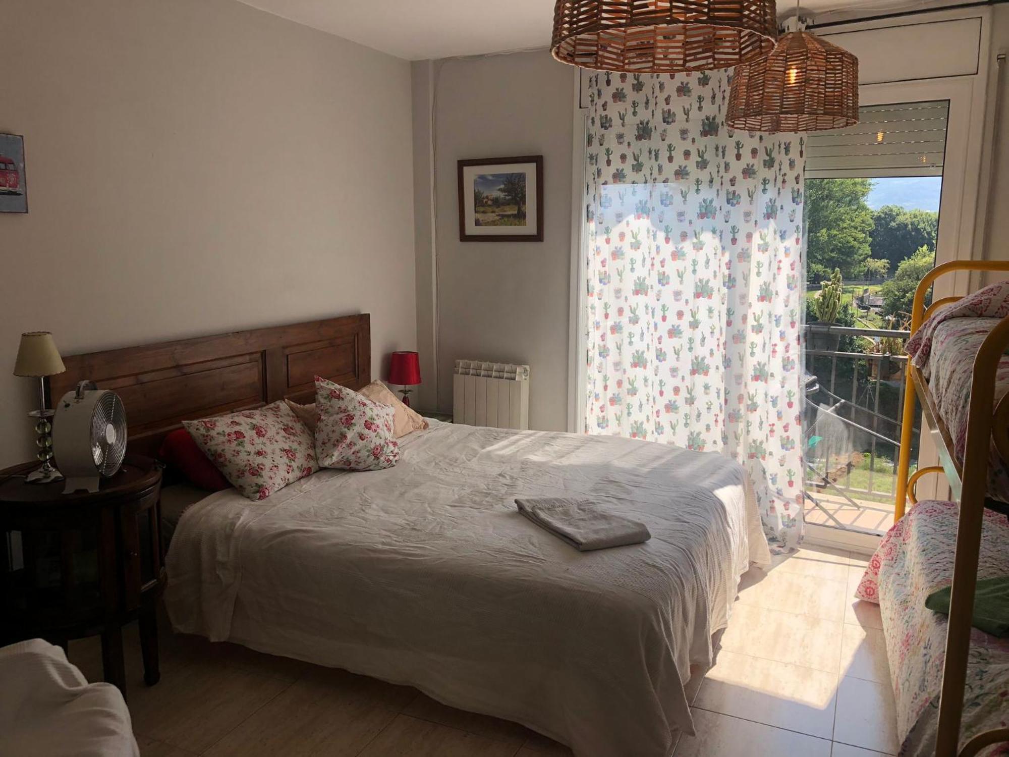 Bed and Breakfast Casa Catharina La Seu d'Urgell Esterno foto