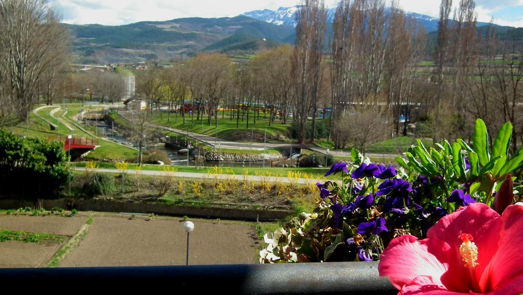 Bed and Breakfast Casa Catharina La Seu d'Urgell Esterno foto