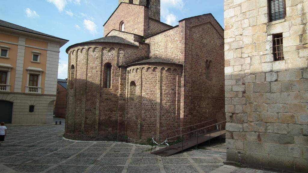 Bed and Breakfast Casa Catharina La Seu d'Urgell Esterno foto