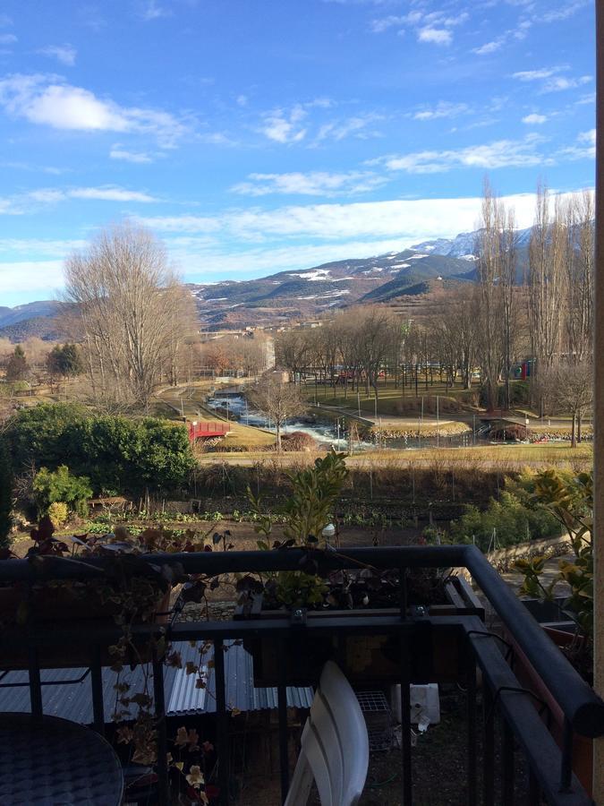 Bed and Breakfast Casa Catharina La Seu d'Urgell Esterno foto