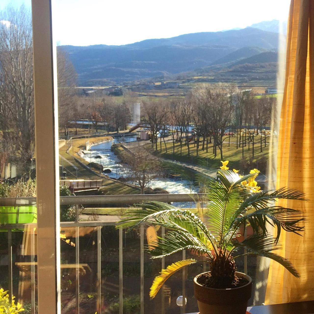 Bed and Breakfast Casa Catharina La Seu d'Urgell Esterno foto